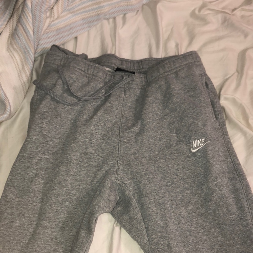 grey nike sweatpants